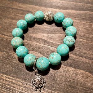 Turquoise magnesite turtle charm bracelet